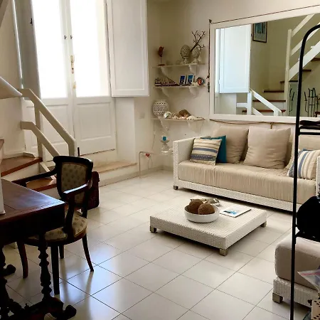 Seaview Apt 5min Walk From The Port!