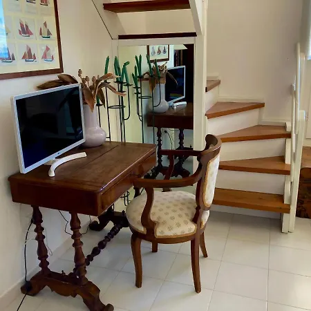 Seaview Apt 5min Walk From The Port!