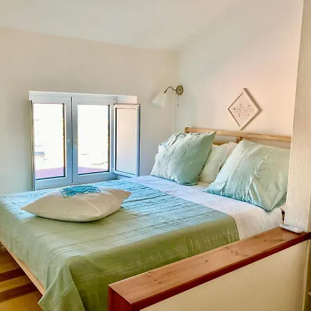 Seaview Apt 5min Walk From The Port! Appartement *